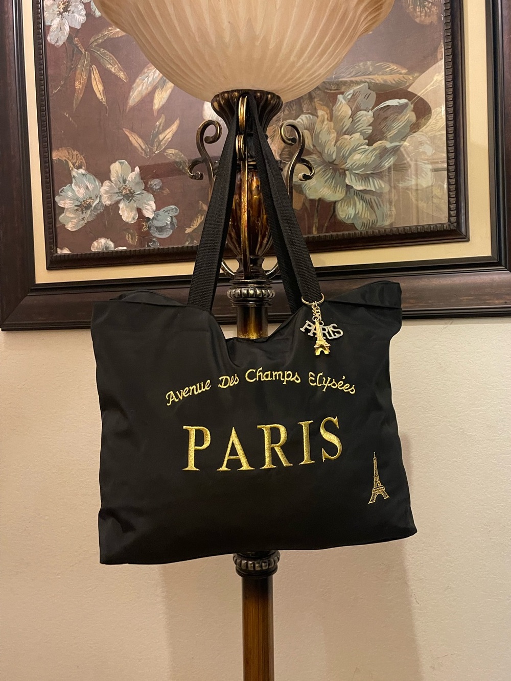 Paris please check all picture of condition